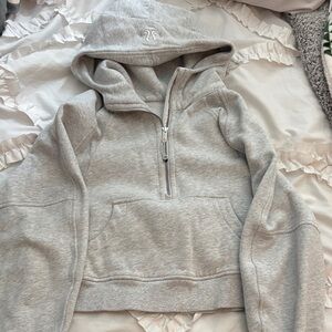 Lululemon gray scuba hoodie cropped half zip size xs/s